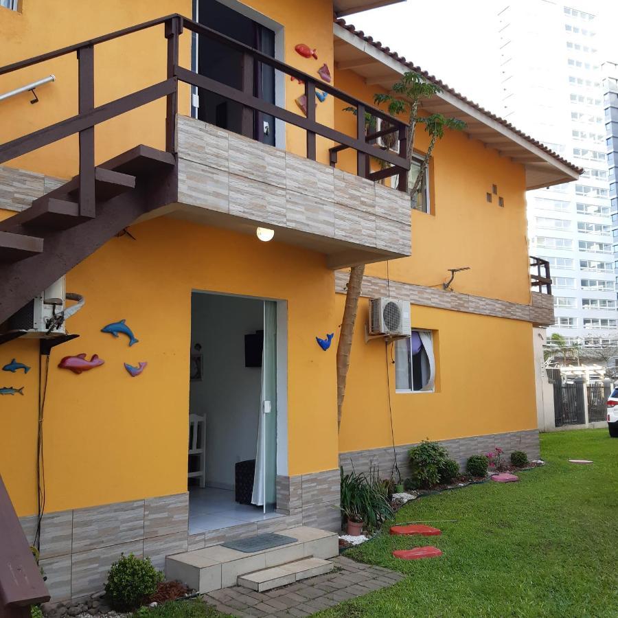 Cozinha Equipada Em Apartamento Para Alugar Em Torres Rs Exterior foto